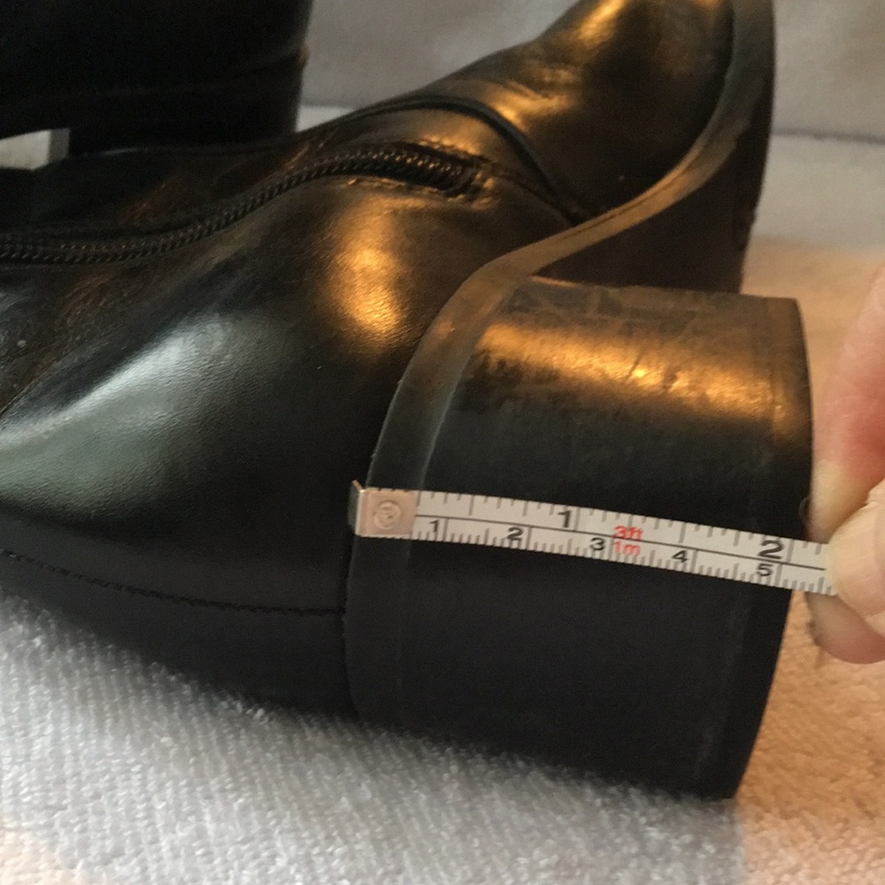 Naturalizer Black Leather Ankle Boot size 71/2 M - Picture 5 of 8